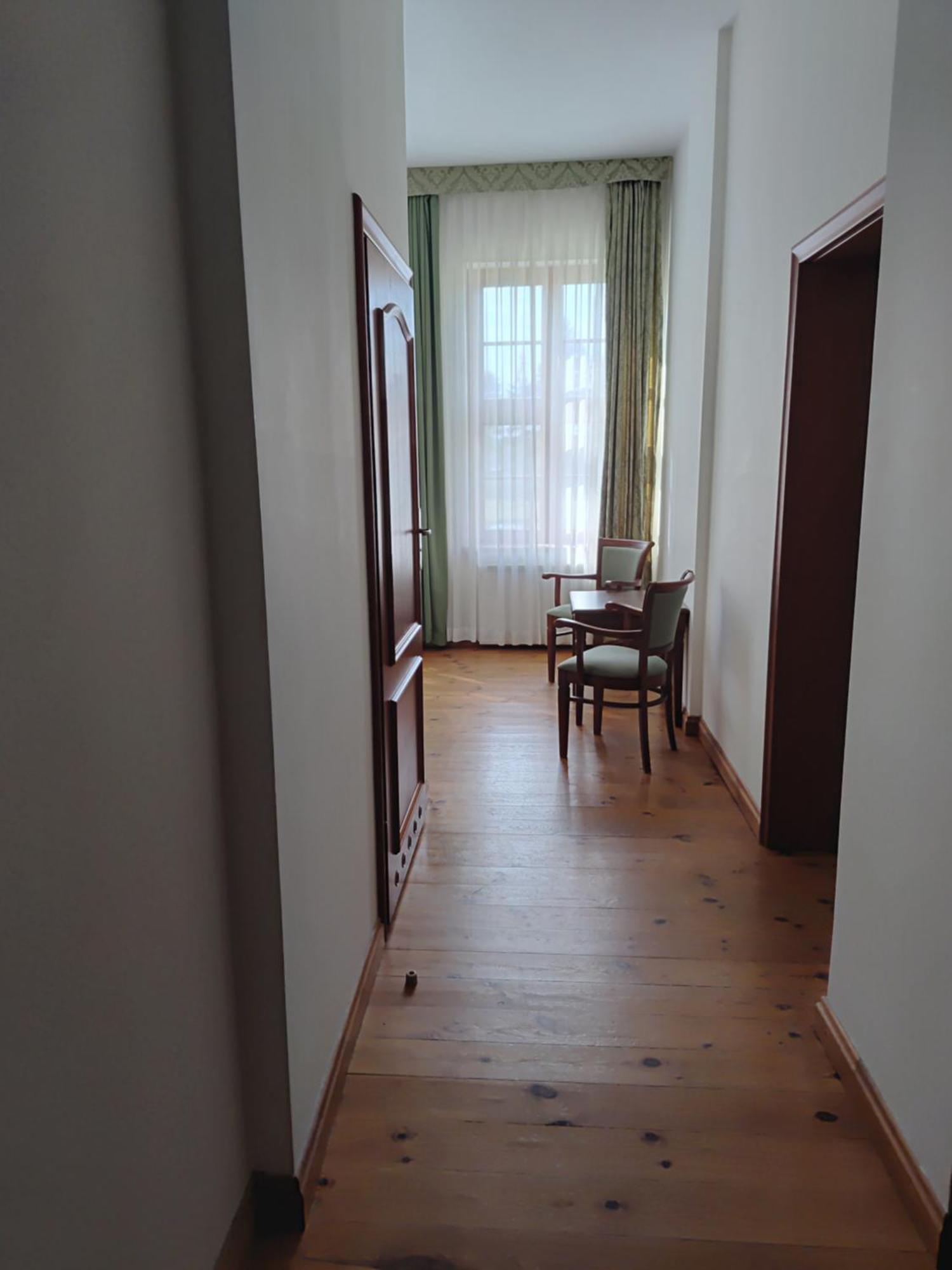 Palac W Rymaniu Kültér fotó